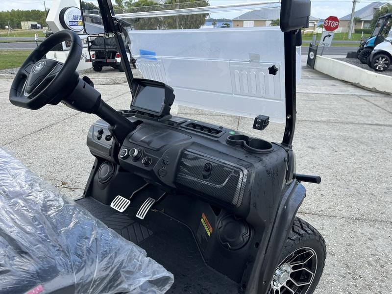 Dashboard of Evolution D5-Maverick 2+2 2025 electric golf cart