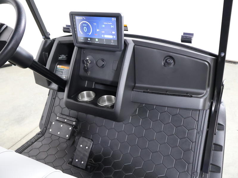 2026 E-Z-GO Express 4 Summit XT EFI Gas 4-Passenger Lifted Golf Cart - obrazek 2