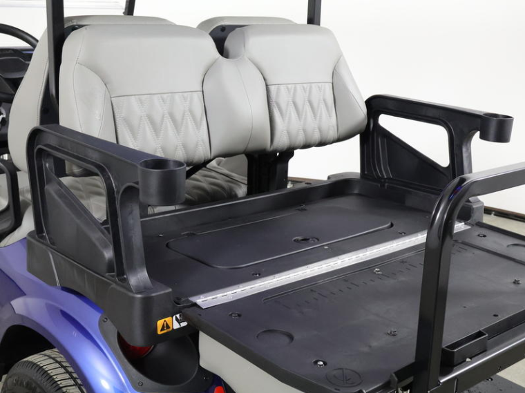 2026 E-Z-GO® Express 4 XTL Electric Blue 13.5 HP EFI Gas Lifted Golf Cart - Imagen 6