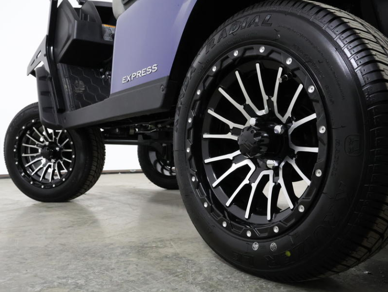 2026 E-Z-GO® Express 4 XTL Electric Blue 13.5 HP EFI Gas Lifted Golf Cart - Imagen 7