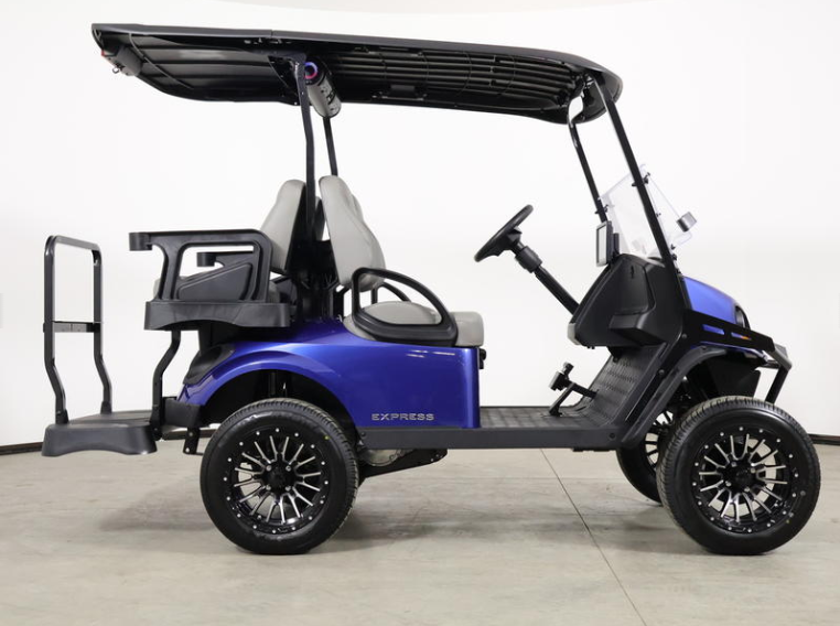 2026 E-Z-GO® Express 4 XTL Electric Blue 13.5 HP EFI Gas Lifted Golf Cart - Imagen 3