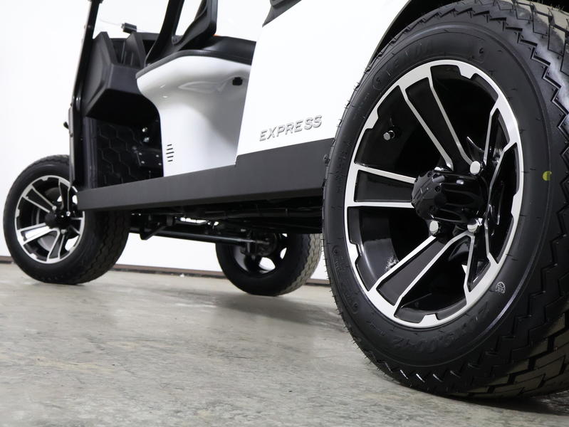 2026 E-Z-GO® Express 6 Touring S 13.5 HP EFI Gas 6-Passenger Golf Cart - immagine 5