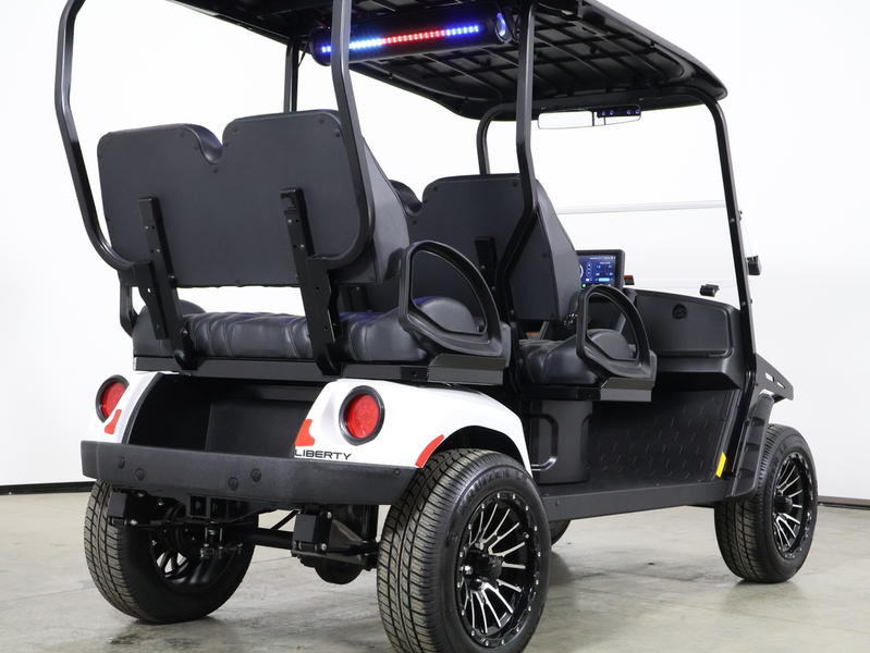 2026 E-Z-GO Liberty Summit XTL ELiTE Lithium 4-Passenger Forward-Facing Golf Cart — изображение 4